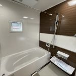 ワイドミラー付の浴室は乾燥・涼風・暖房・換気機能が付いているので寒い日でも豊かなバスタイムを満喫♪