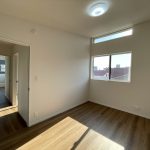 西側からの陽が入る明るいお部屋です。